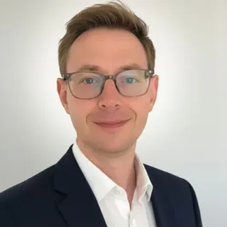 Porträt Sascha Riehl, Versicherungsberater und Spezialist für betriebliche Altersvorsorge (DVA), RWM Group